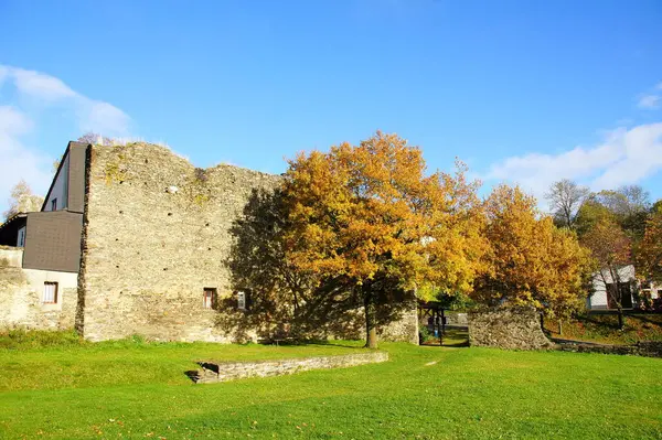 Restes Murs Dans Cour Château Hunolstein — Photo