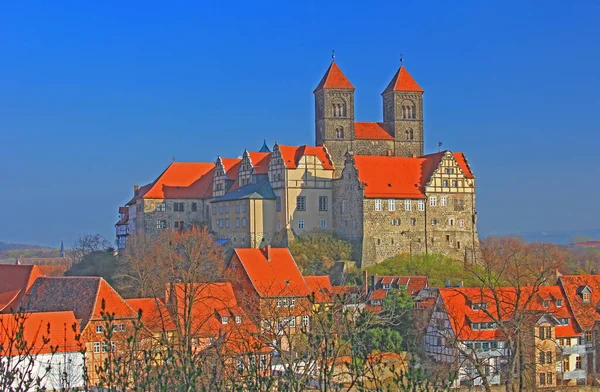 Colina Del Castillo Quedlinburg Con Iglesia Colegiata Servatii Los Edificios —  Fotos de Stock