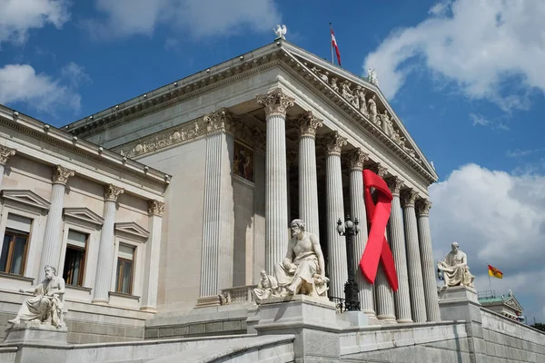 Solidarität Mit Hiv Rote Schleife Zum Gedenken Den Österreichischen Bundestag — Stockfoto