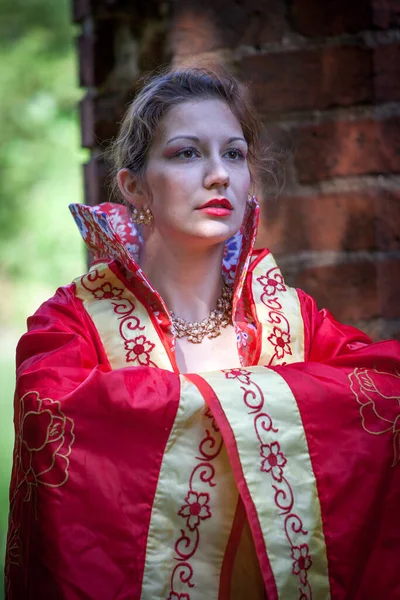 Vacker Flicka Ukrainska Kostym — Stockfoto