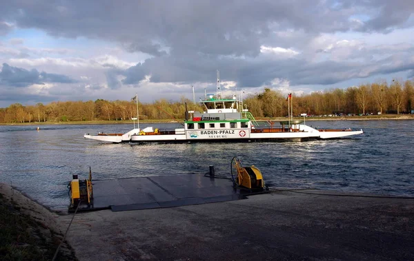 Rhine Ferry Palatinate Baden Operates Neuburg Pfalz Neuburgweier Baden — Stock Photo, Image