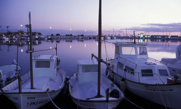 Das Fischerdorf Port Alcudia Mit Dem Bootshafen Februar Osten Der — Stockfoto