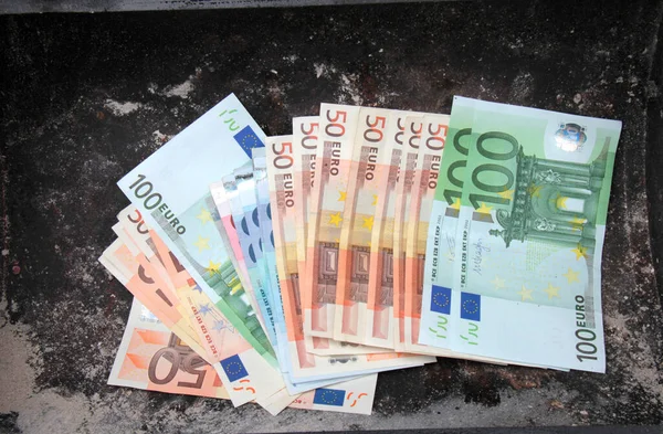 Banconote Monete Euro Sul Tavolo — Foto Stock