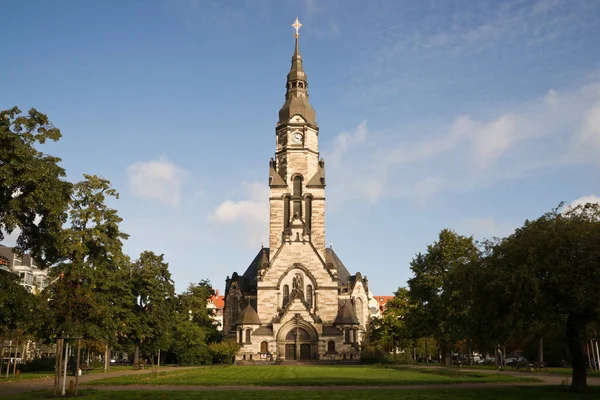 Pohled Michaeliskirche Lipsku Německo Suurounded Malým Parkem 70M Vysoká Budova — Stock fotografie