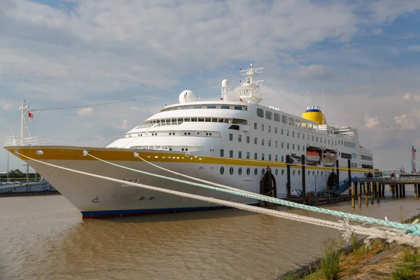 Barco Crucero Puerto Exterior Emder — Foto de Stock