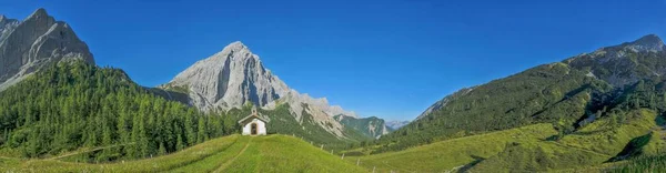Caminhadas Condução Scharnitz Através Kastenalm Para Hallerangerhaus Nas Montanhas Karwendel — Fotografia de Stock