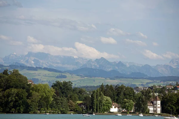 日中のチューリッヒ湖ツアー — ストック写真