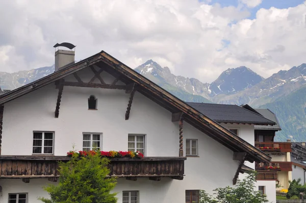 Hus Fiss Tyrolen Hus Österrike Landskap Alpina Alpina Berg Höga — Stockfoto