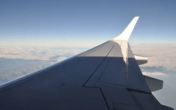 Levegő Repülés Repülés Repülés Utazás Nyaralás Repülőgép Szárny Felhő Felhők — Stock Fotó