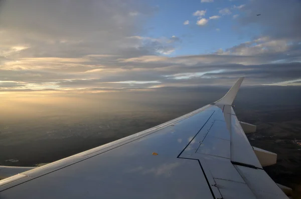 Повітря Політ Літак Літак Подорож Святкування Повітряне Крило Хмари Святкові — стокове фото