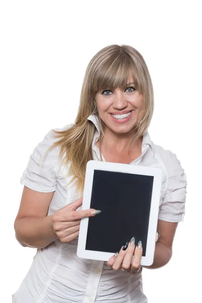 Foto Hay Una Mujer Sonriente Apuntando Con Dedo Una Tableta —  Fotos de Stock