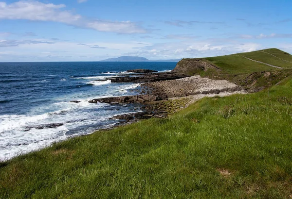 Klipporna Ovanför Havet — Stockfoto