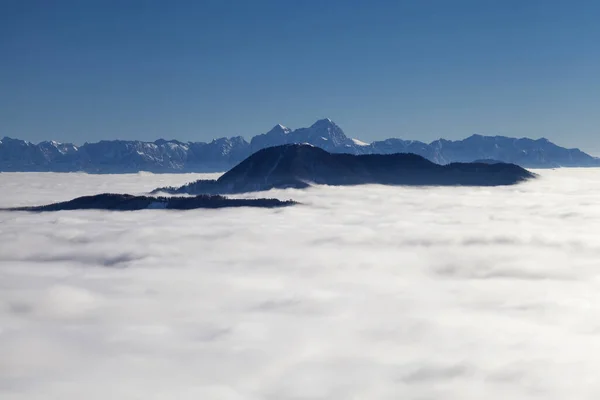 Über Der Nebelgrenze — Stockfoto