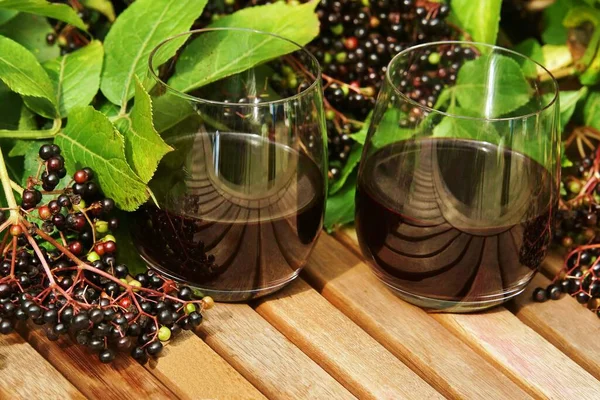 Bicchiere Vino Uva Sul Tavolo Legno — Foto Stock