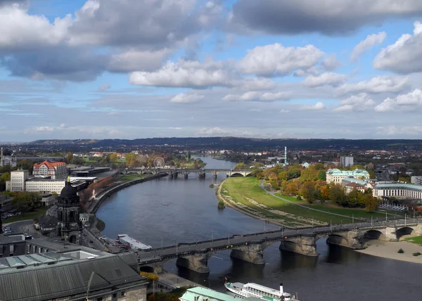 Elbe Aangekleed Stad Saksen Duits Grote Stad Rivier Elbufer Diep — Stockfoto