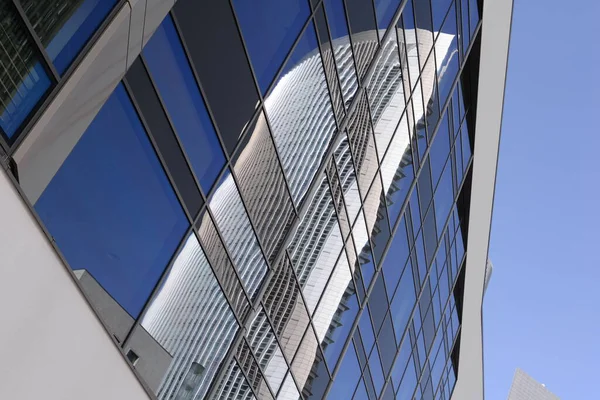 Fachada Fachada Vidrio Edificio Casa Moderno Arquitectura Espejos Rascacielos Frankfurt — Foto de Stock