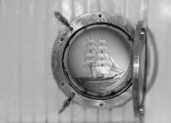 Old Ship Steering Wheel — Stock Photo, Image
