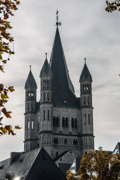 Köln Eski Kasabasındaki Bazilika — Stok fotoğraf