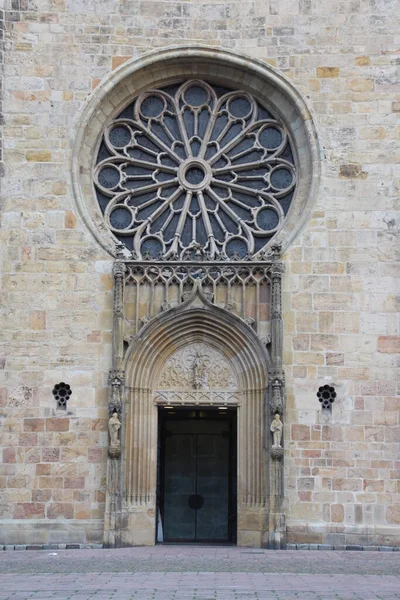 Görkemli Katedral Mimarisinin Manzarası — Stok fotoğraf