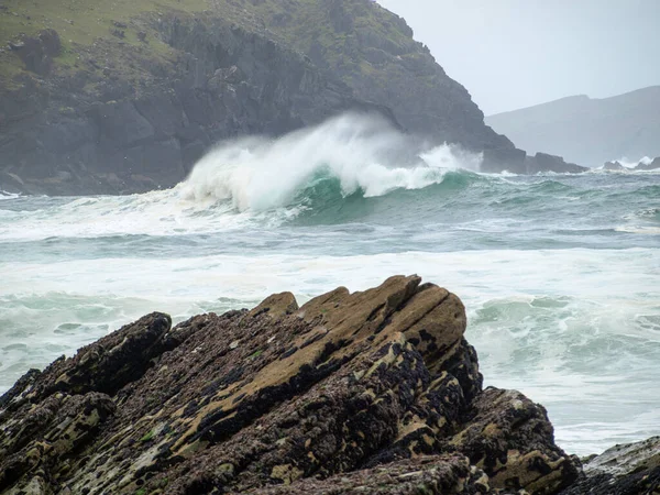 Breaking Wave Clogher Strand Dingle Peninsula Irlanda — Foto Stock