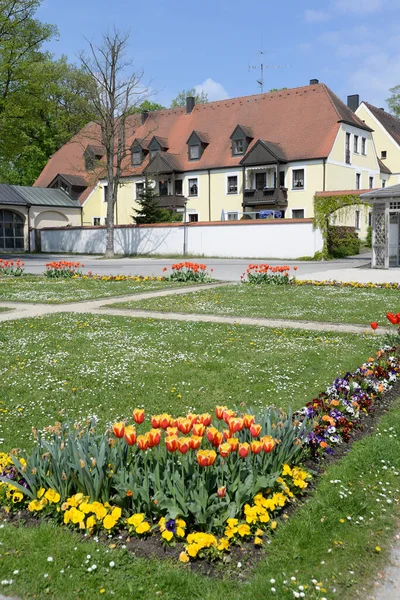 Amberg,malteser,maltesergarten,malteserhof,architecture,city wall,Bavaria,Eastern Bavaria,Germany,old town,picturesque,picturesque,garden,park,flowers,beet,beds,flower beds,flower beds,flower beds — Stock Image Amberg Malteser Maltesergarten Malteserhof Architecture City Wall Bavaria Eastern Bavaria Stock Picture