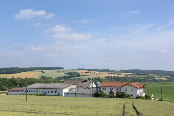 Lantbruk Lantbruk Jordbruk Jordbruksindustri Byggnad Himmel Moln Moln Fält Åkrar — Stockfoto