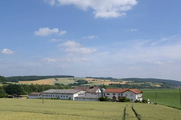 Bauernhof Landwirtschaft Landwirtschaft Agrarindustrie Gebäude Himmel Wolke Wolke Feld Felder — Stockfoto