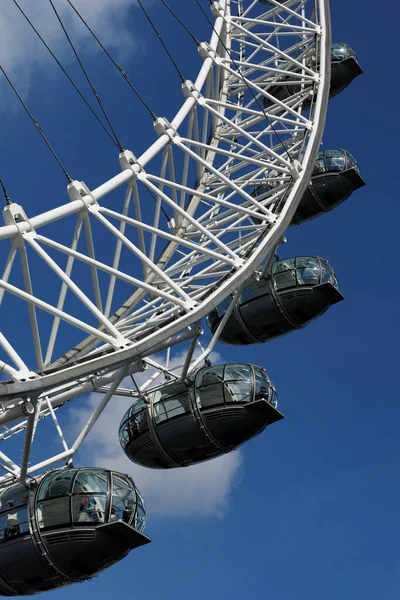 London Eye Vor Blauem Himmel — Stockfoto