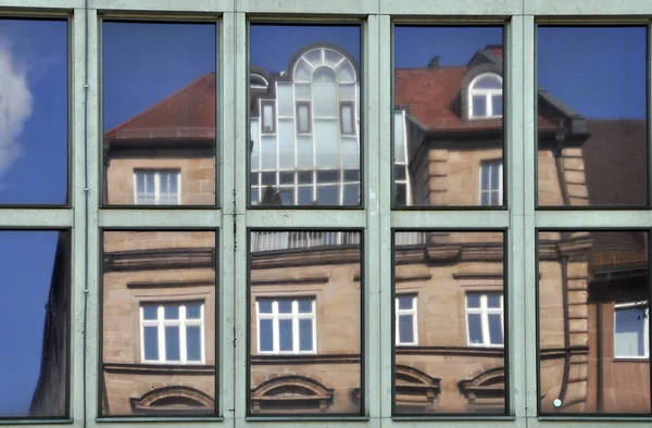 Αντανάκλαση Νυρεμβέργη Τοίχος Τοίχος Σπιτιού Πρόσοψη Πρόσοψη Σπιτιού Παράθυρα Αφηρημένη — Φωτογραφία Αρχείου