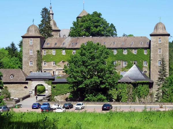 Malebný Pohled Majestátní Středověkou Hradní Architekturu — Stock fotografie