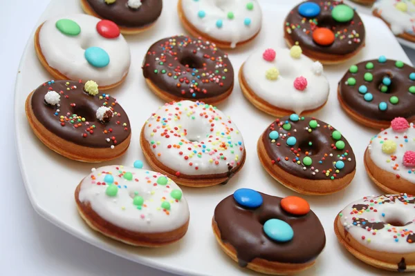 Donuts Geïsoleerd Wit — Stockfoto
