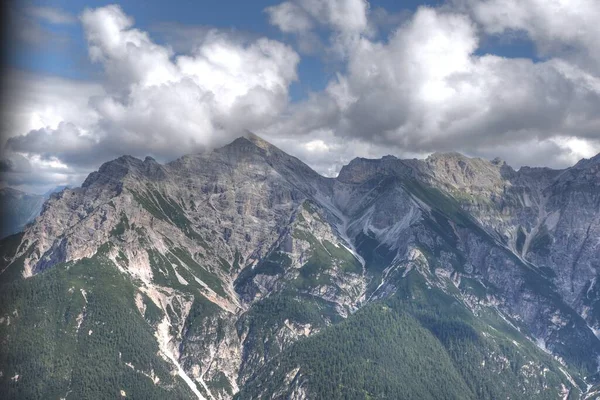 Nuvens Serles Stubai Stubaital Montanha Montanhas Alpes Montanhas Altas Tirol — Fotografia de Stock