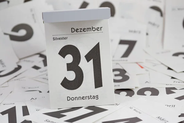 Nahaufnahme Des Kalenders Für Januar Auf Dem Tisch — Stockfoto