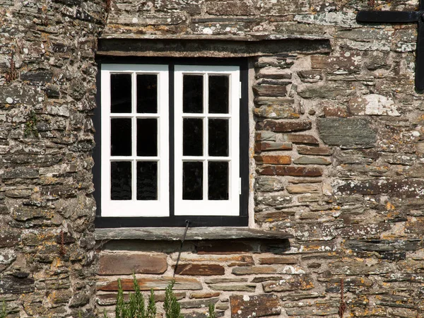 Fenêtre Dans Une Vieille Maison Tintagel Cornouailles — Photo