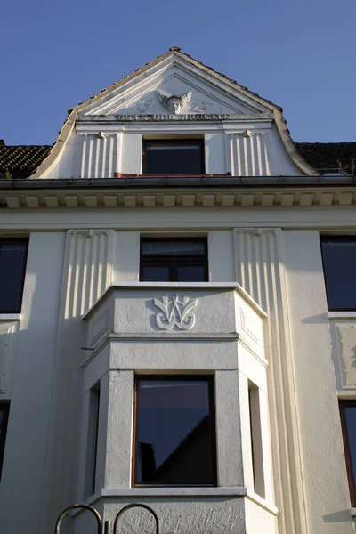 Fachada Edificio Moderno Con Balcón — Foto de Stock