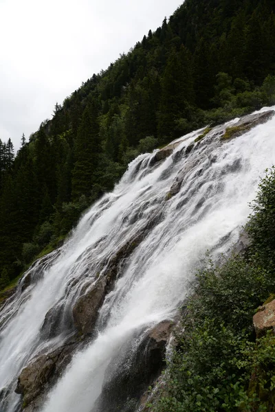 Fiume Montagna Estate — Foto Stock