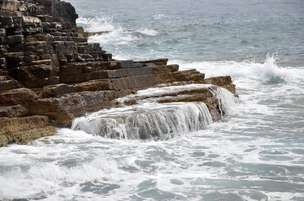 Cape Kameniak Ίστρια Κροατία Χερσόνησος Πεζοπορία Γυναίκα Πεζοπορία Τουρισμός Τουριστική — Φωτογραφία Αρχείου