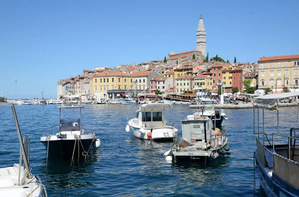 Rovinj Statek Łódź Łodzie Statki Port Istria Chorwacja Morze Morze — Zdjęcie stockowe