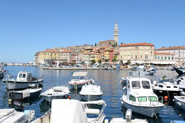 Rovinj Navă Barcă Bărci Nave Port Istria Croația Mare Marea — Fotografie, imagine de stoc