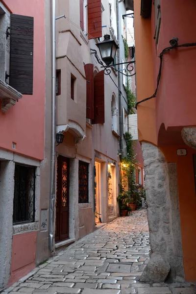 Huizen Rovinj Istrië Kroatië Oude Stad Woonwijk Steeg Huis Gebouw — Stockfoto