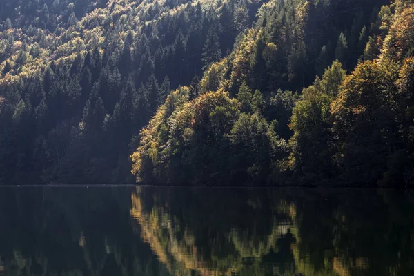 Jezioro Millsttter See Austria Ciągu Dnia — Zdjęcie stockowe