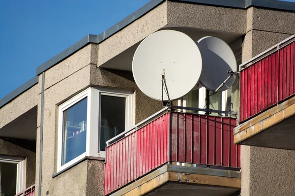 House Front Satellite Dish — Stock Photo, Image