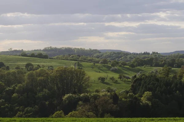 Luftaufnahme Der Grünen Hügel Und Das Feld Des Flusses Sommer — Stockfoto