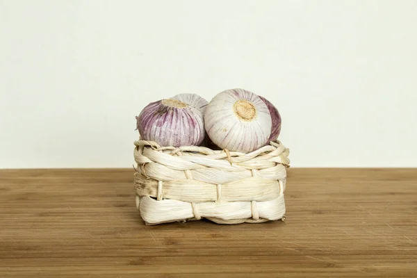 Garlic Basket — Stock Photo, Image