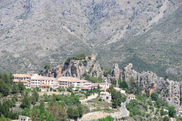 グアダレストスペイン風景雲家山 — ストック写真