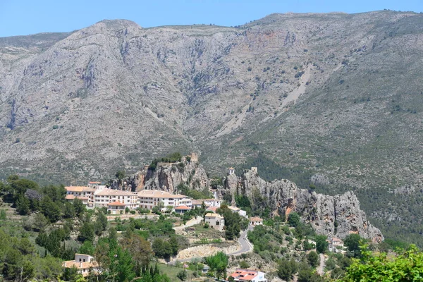 Guadalest Espanha Landscape Clouds Houses Mountains — Fotografia de Stock