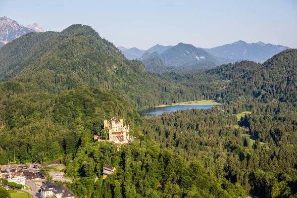 Schloss Hohenschwangau Mit Alpsee Und Schwanensee Stockfoto