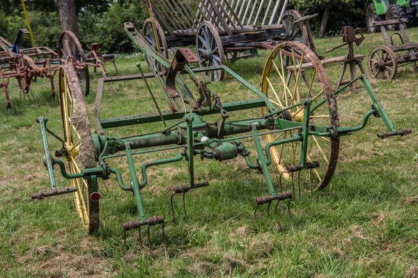 Oud Roestig Ijzer Voor Productie Van Plant — Stockfoto