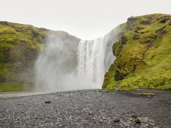 Hermosa Cascada Sobre Fondo Naturaleza — Foto de Stock