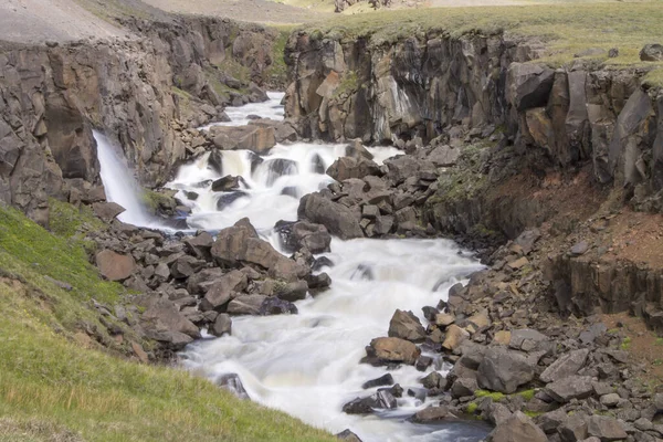 Красивый Водопад Фоне Природы — стоковое фото